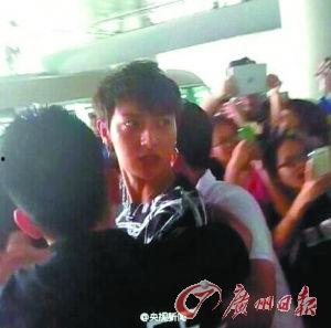 国外爆料南京打人视频,国外爆料视频揭露惊人一幕  第2张